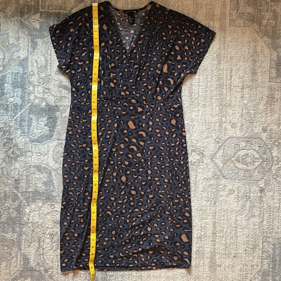 H&M mama leopard print maternity dress - Picture 3 of 8